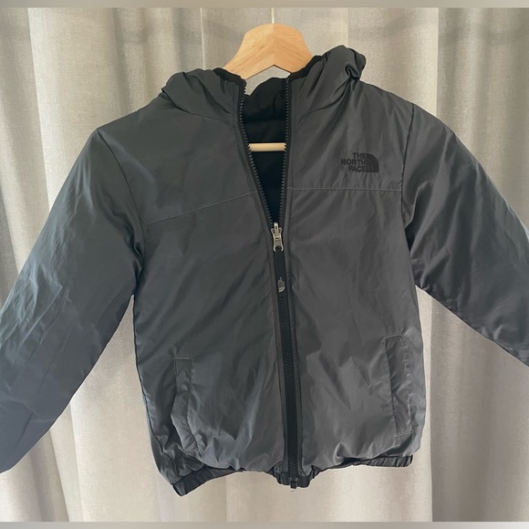 Black and Gray Reversible North Face 550 - Picture 4 of 7